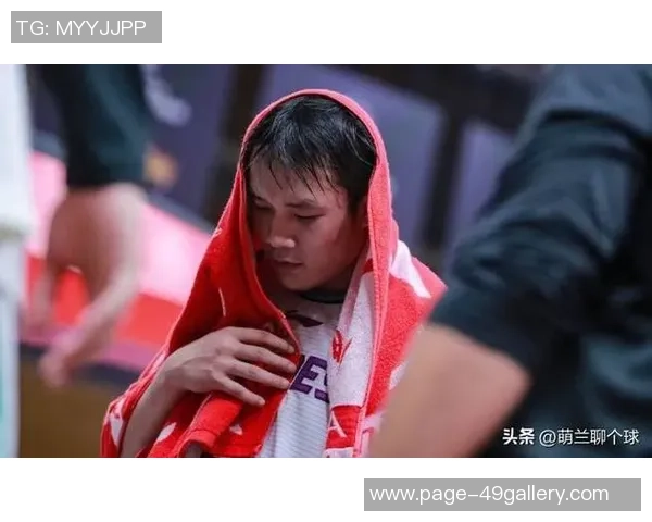 丁彦雨航在对阵深圳的精彩表现引发球迷热议与期待 丁彦雨航在对阵深圳的精彩表现引发球迷热议与期待